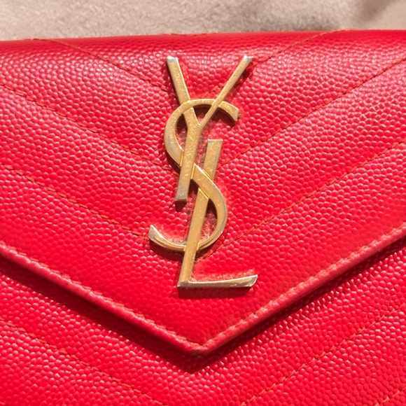 Saint Laurent YSL Red Leather Compact Wallet with Gold Logo GUC - Picture 2 of 15
